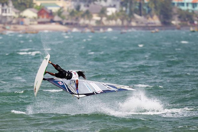 Kiri ripping it up - Vietnam PWA Grand Slam ©  John Carter / PWA http://www.pwaworldtour.com